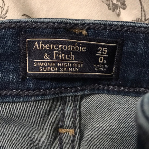 A&F high rise super skinny jeans - Picture 3 of 3